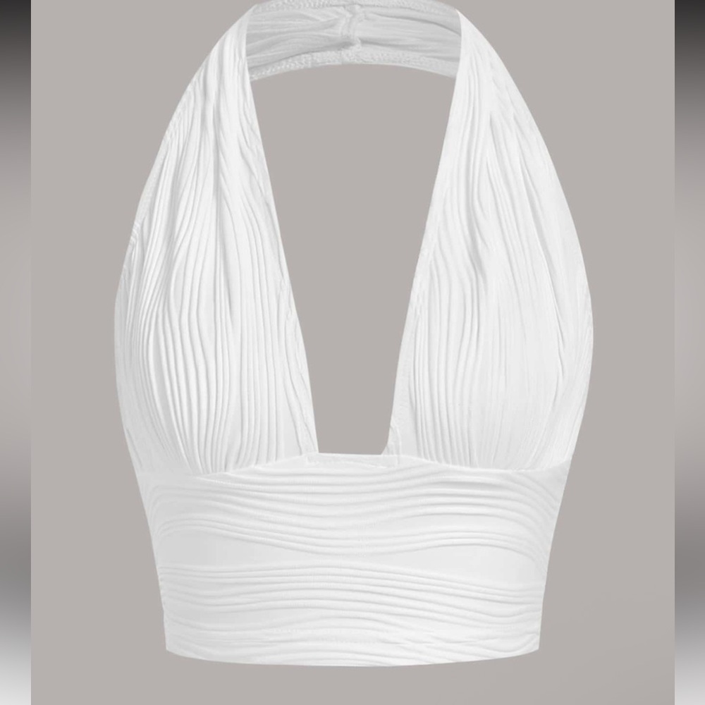 SHEIN White Textured Crop Top